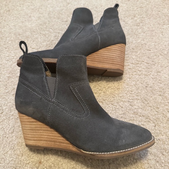 blondo irving waterproof wedge bootie